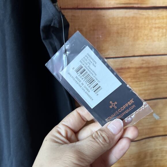 Tommie Copper Shoulder Support Comfort Tank In Black 2XL - Picture 2 of 6